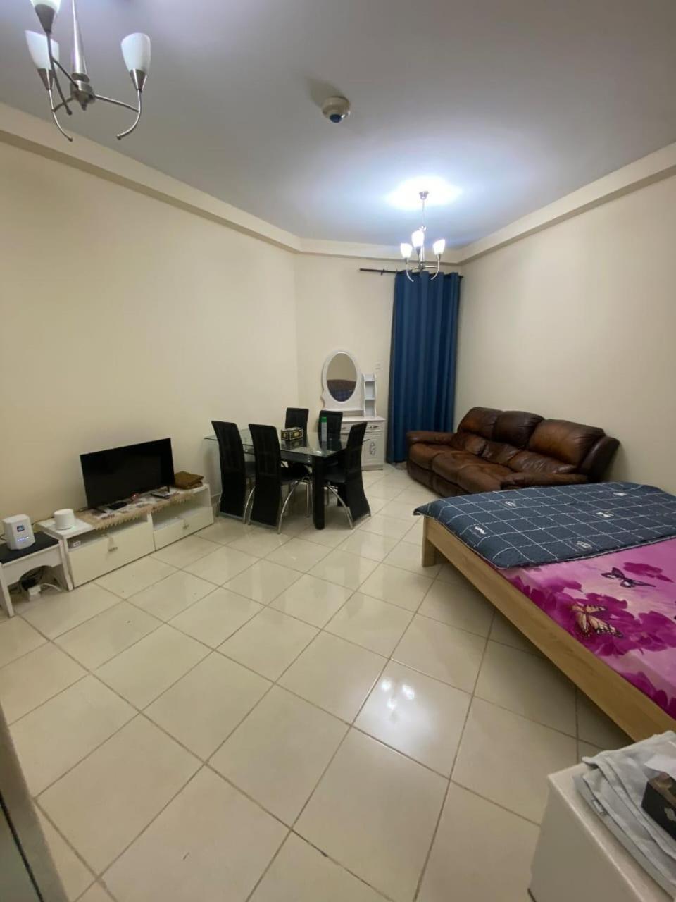Trendy In Orient Towers Apartment